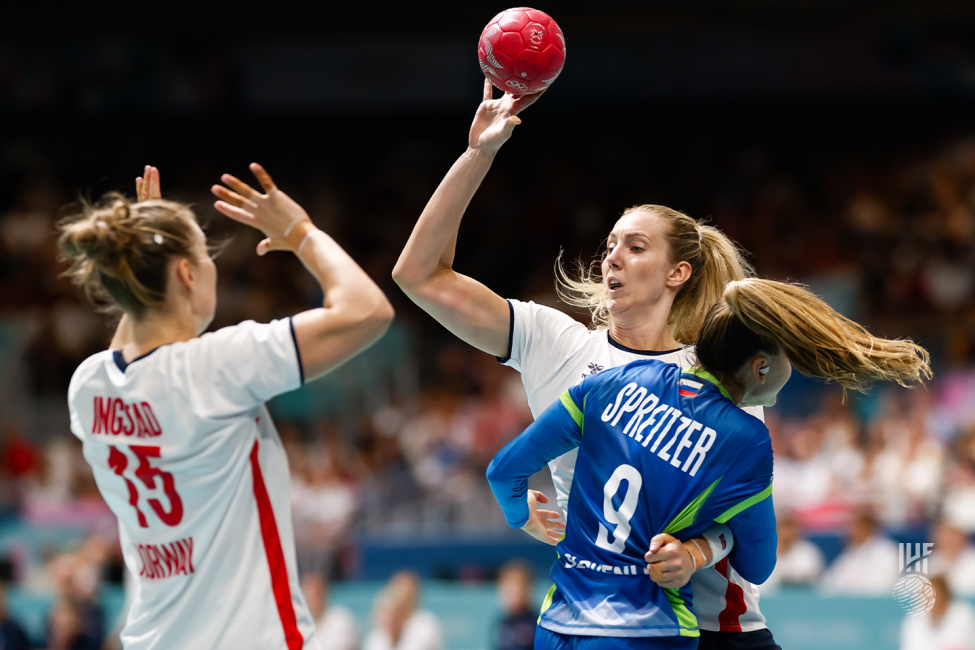 Paris 2024 women's handball Slovenia vs Norway