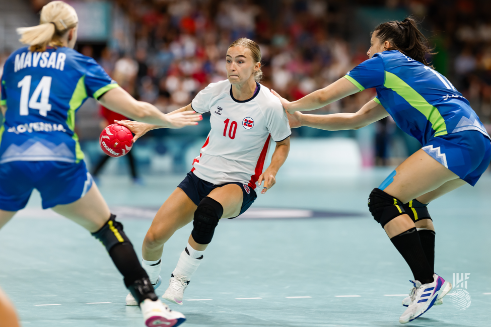 Paris 2024 women's handball Slovenia vs Norway