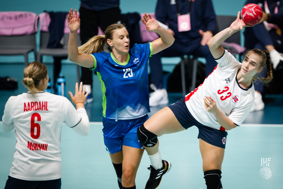 Paris 2024 women's handball Slovenia vs Norway