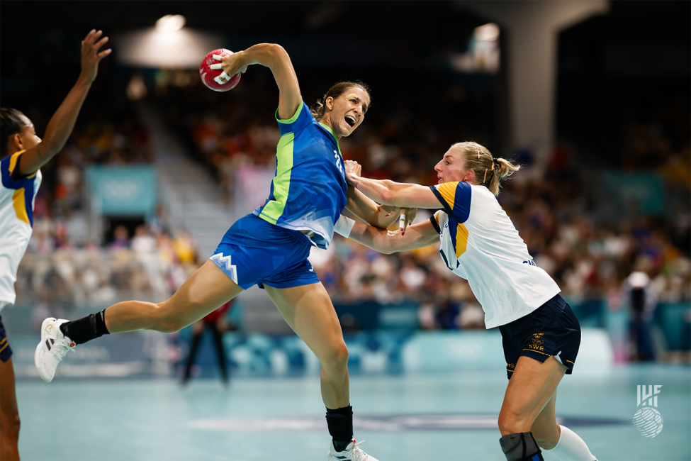 Paris 2024 women's handball Slovenia vs Sweden