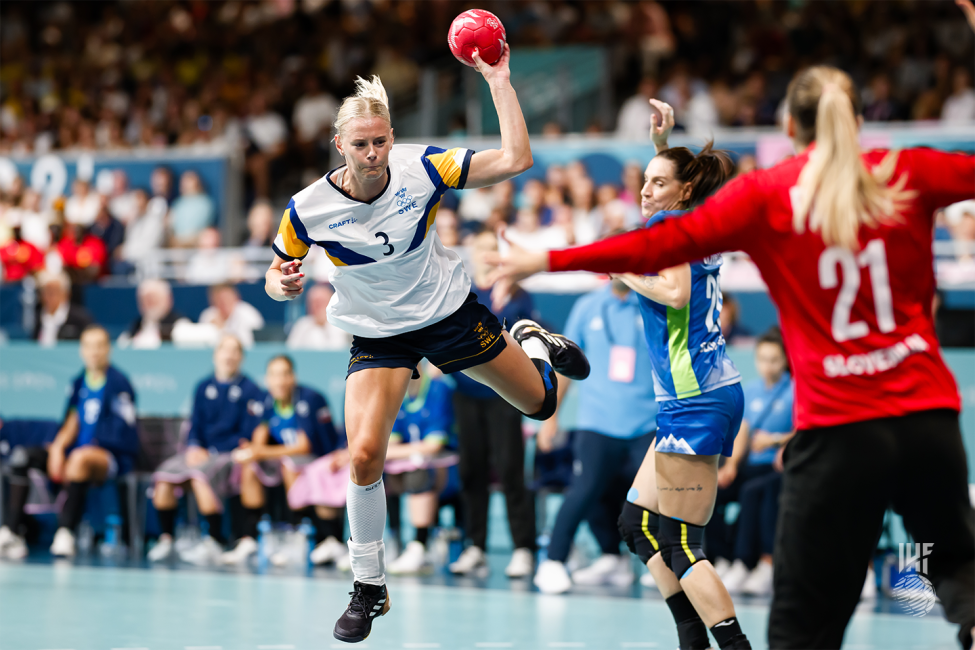 Paris 2024 women's handball Slovenia vs Sweden
