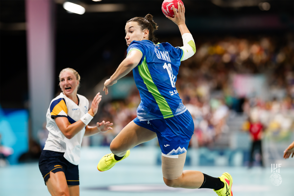 Paris 2024 women's handball Slovenia vs Sweden