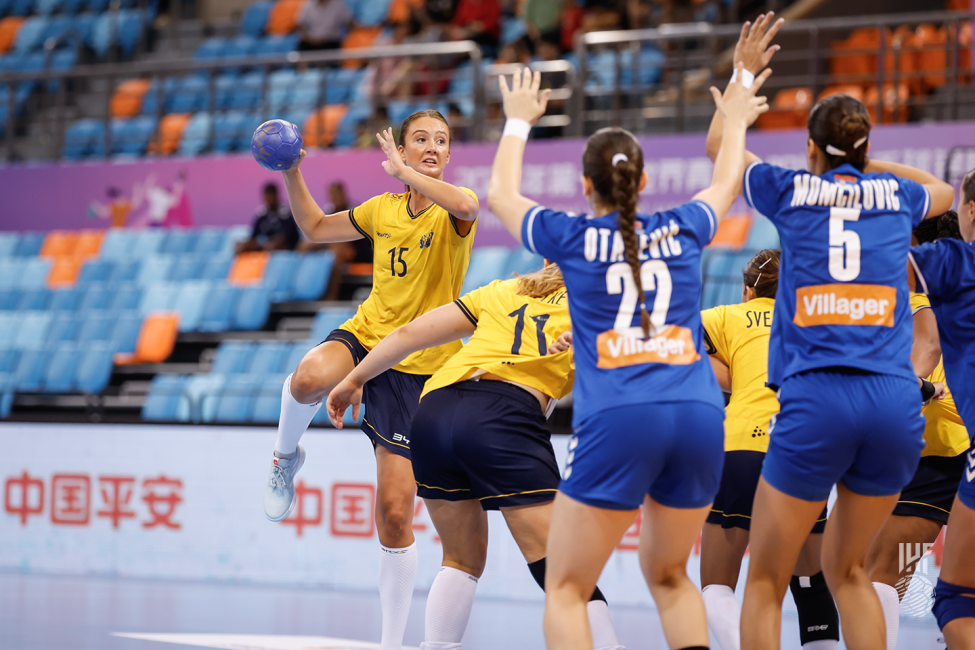 Sweden player shooting