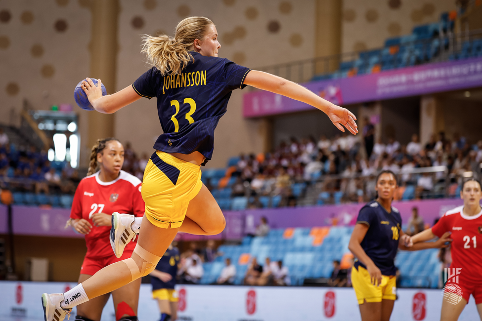 Sweden player shooting