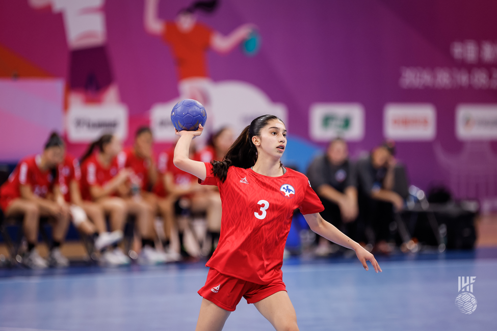 Chile player shooting