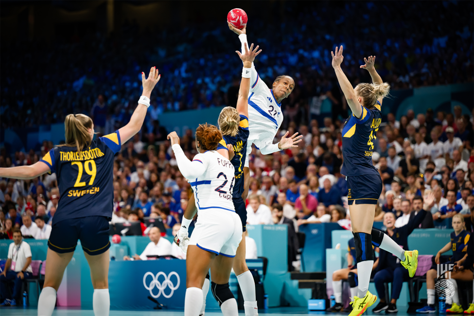 Paris 2024 women's handball Sweden vs France