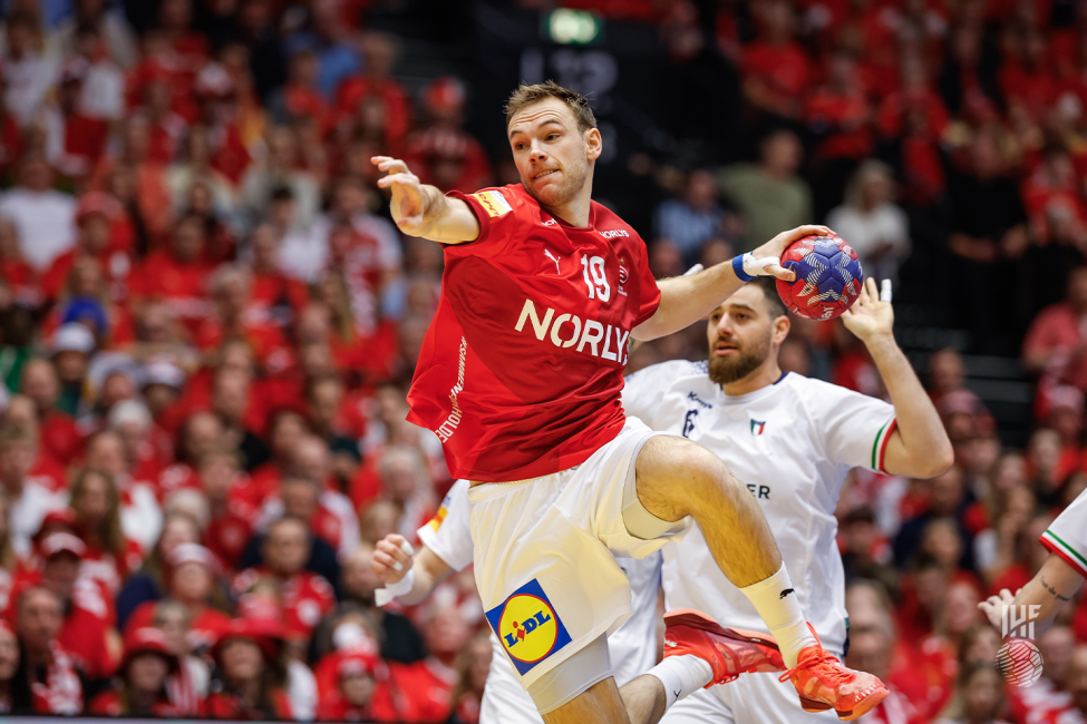 Denmark vs Italy