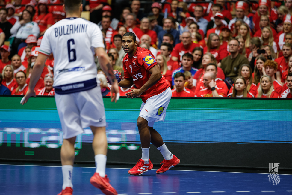 Denmark vs Italy