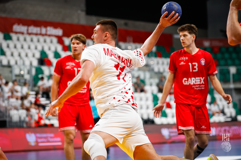 CRO vs CAN