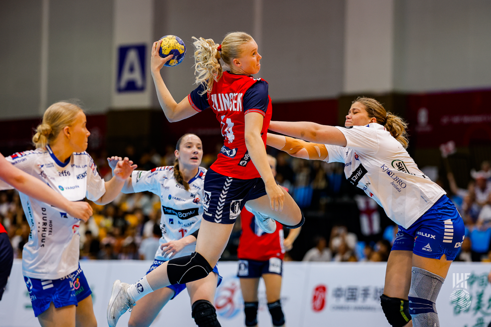Norway player shooting