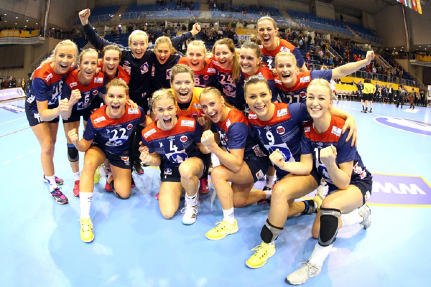 Dutch and Norwegians through to semi-finals