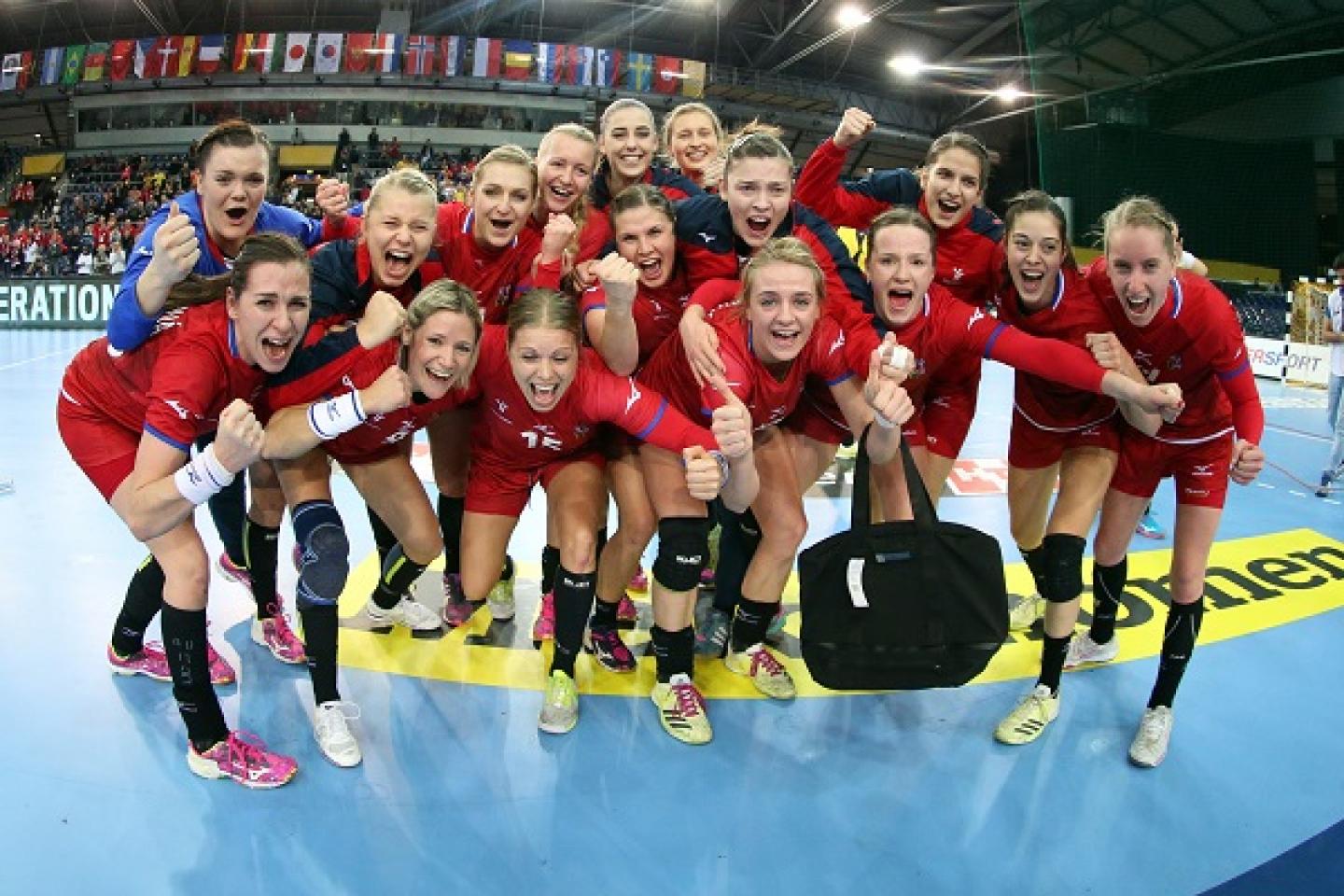 Czech Republic secure historic quarter-final place