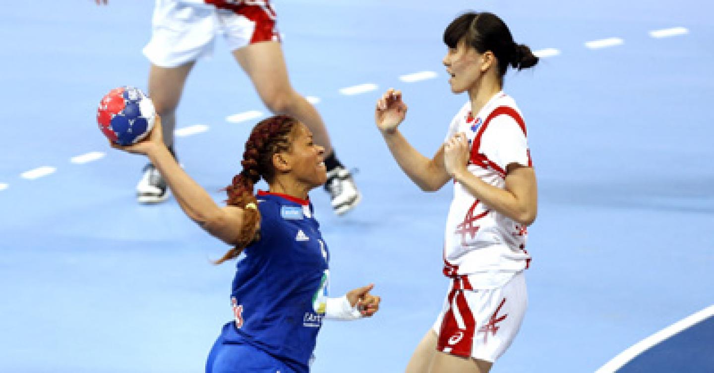 France and Germany easily make it to the quarter-finals