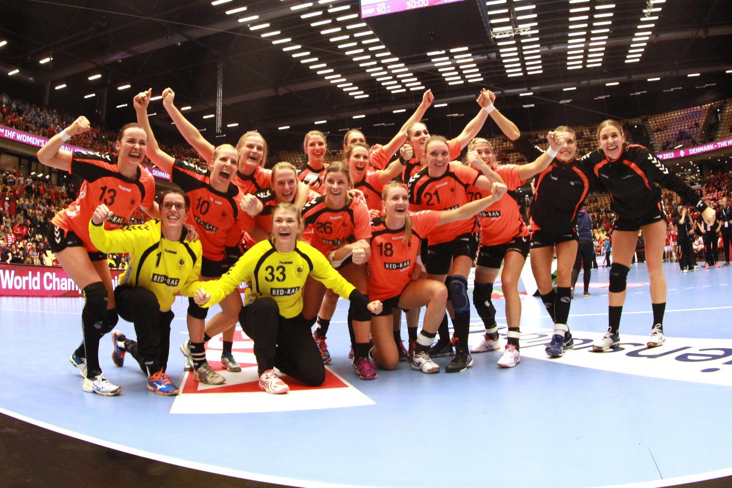 Netherlands through to final