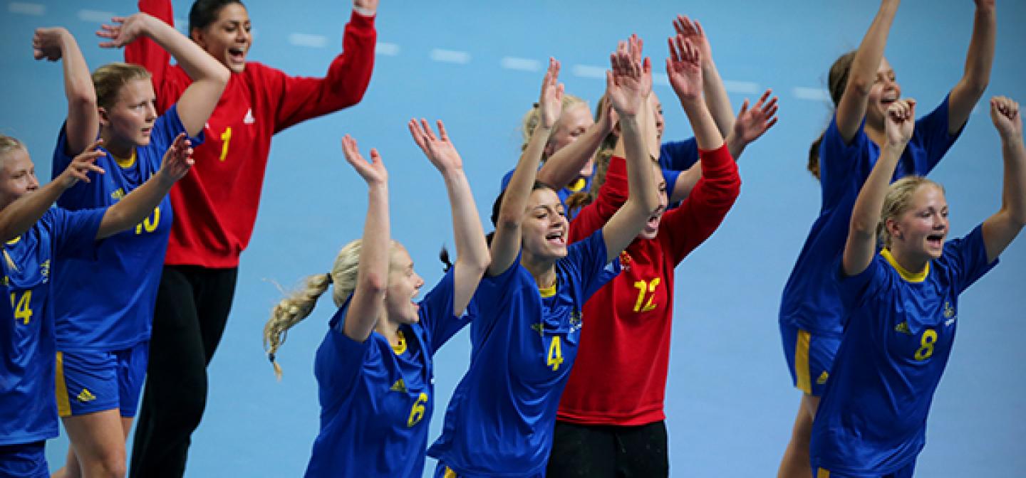 First Nanjing 2014 handball medal goes to Sweden