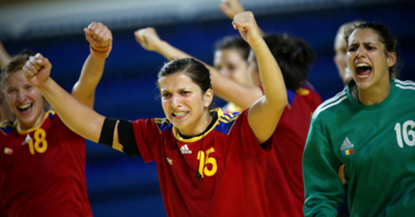 Russia win quarterfinal thriller, Denmark, Norway and Romania easily through to semifinals