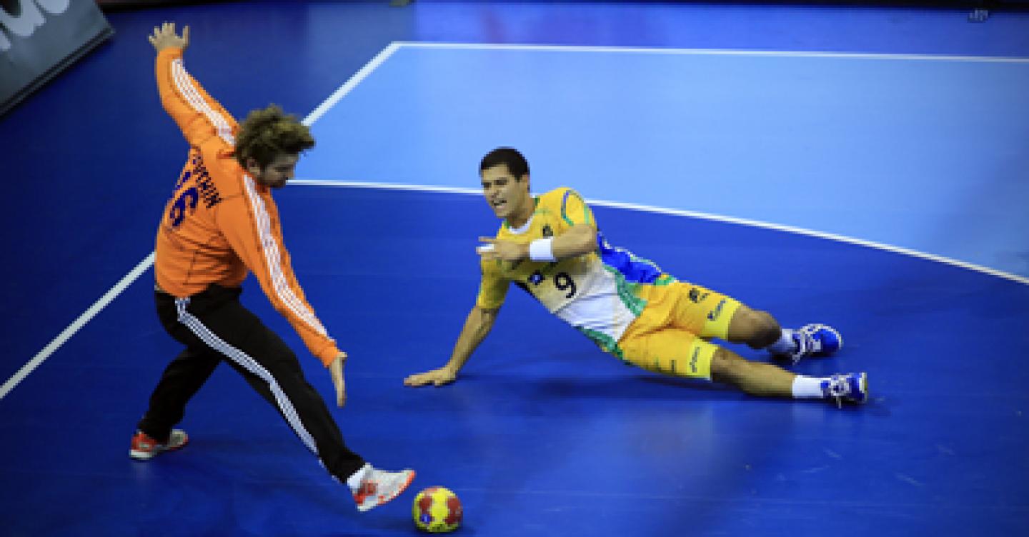 Brilliant Gorbok secures quarter-final berth for lucky Russians