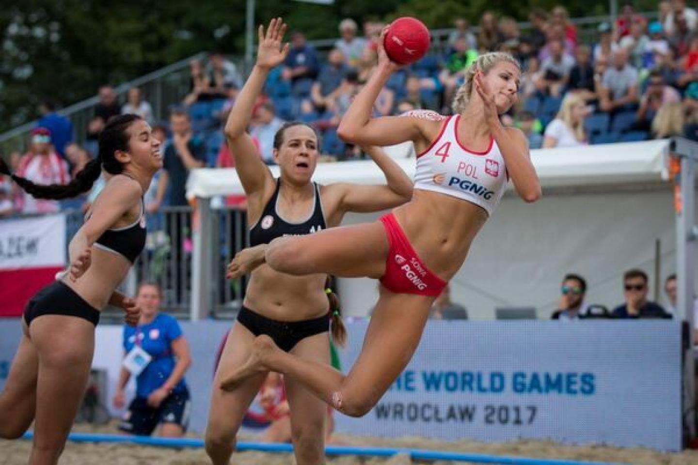 Uruguay beat hosts Poland in a historical match