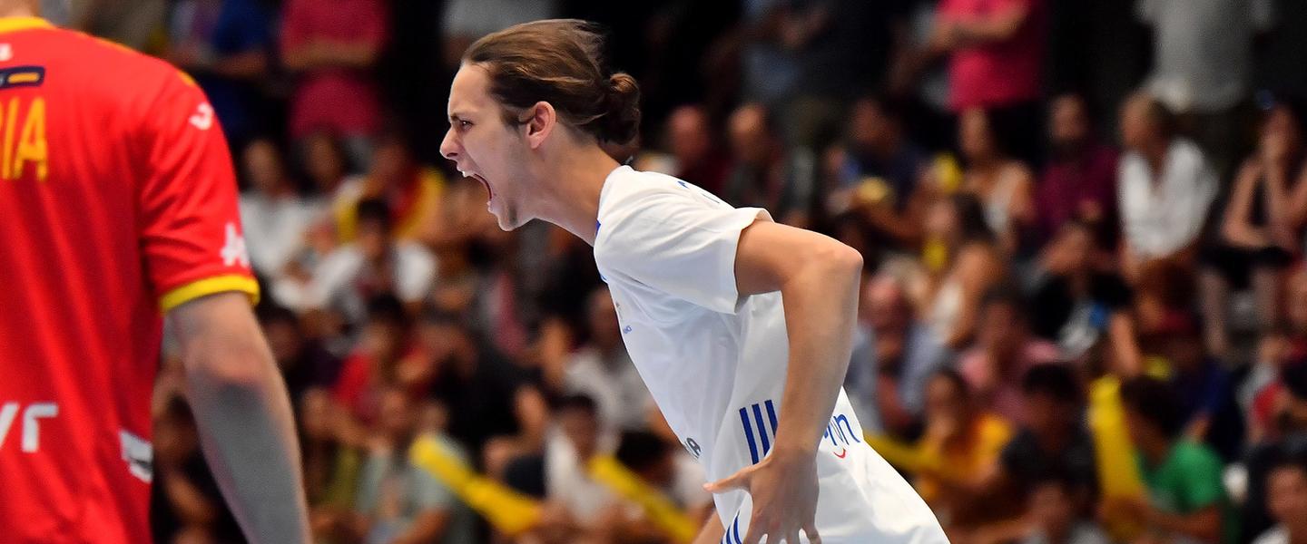 Last-second Gaudin strike eliminates Spain