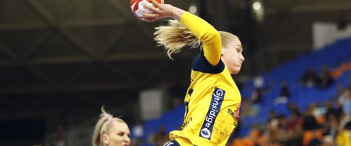 Sweden defeat Romania to set up decisive last main round day