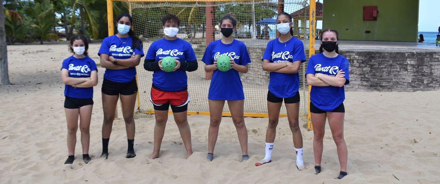 All smiles, as handball returns to the beaches of Puerto Rico