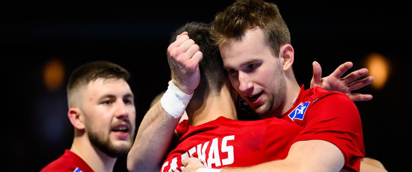 Perfect finish sees Hungary clinch semi-finals berth