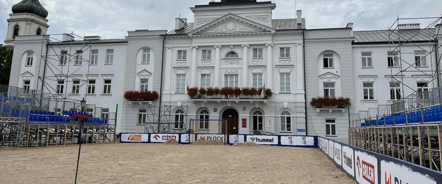 Players and coaches on IHF Beach Handball Global Tour ready for Płock