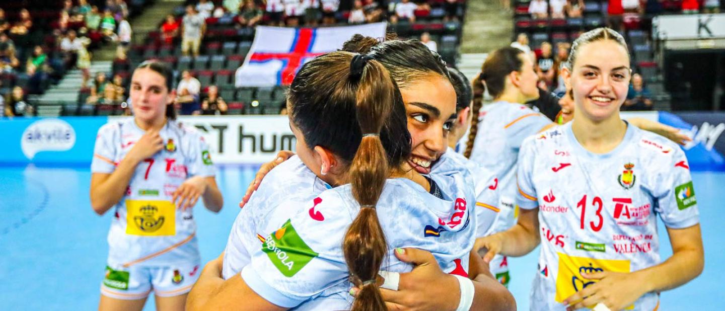 Dominating Spain return to the IHF Women's Junior World Championship