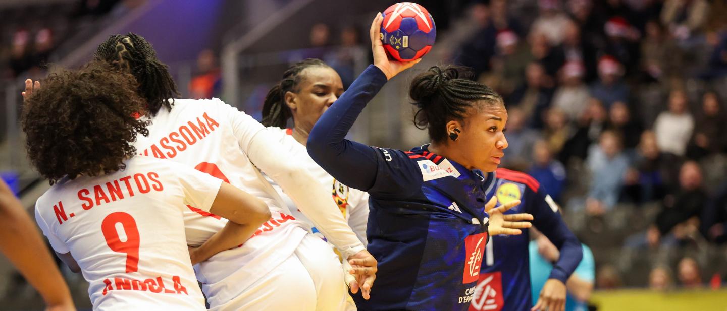 Olympic champions France squeeze past Angola