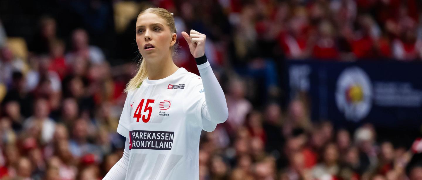 Denmark break record in straightforward win against Chile