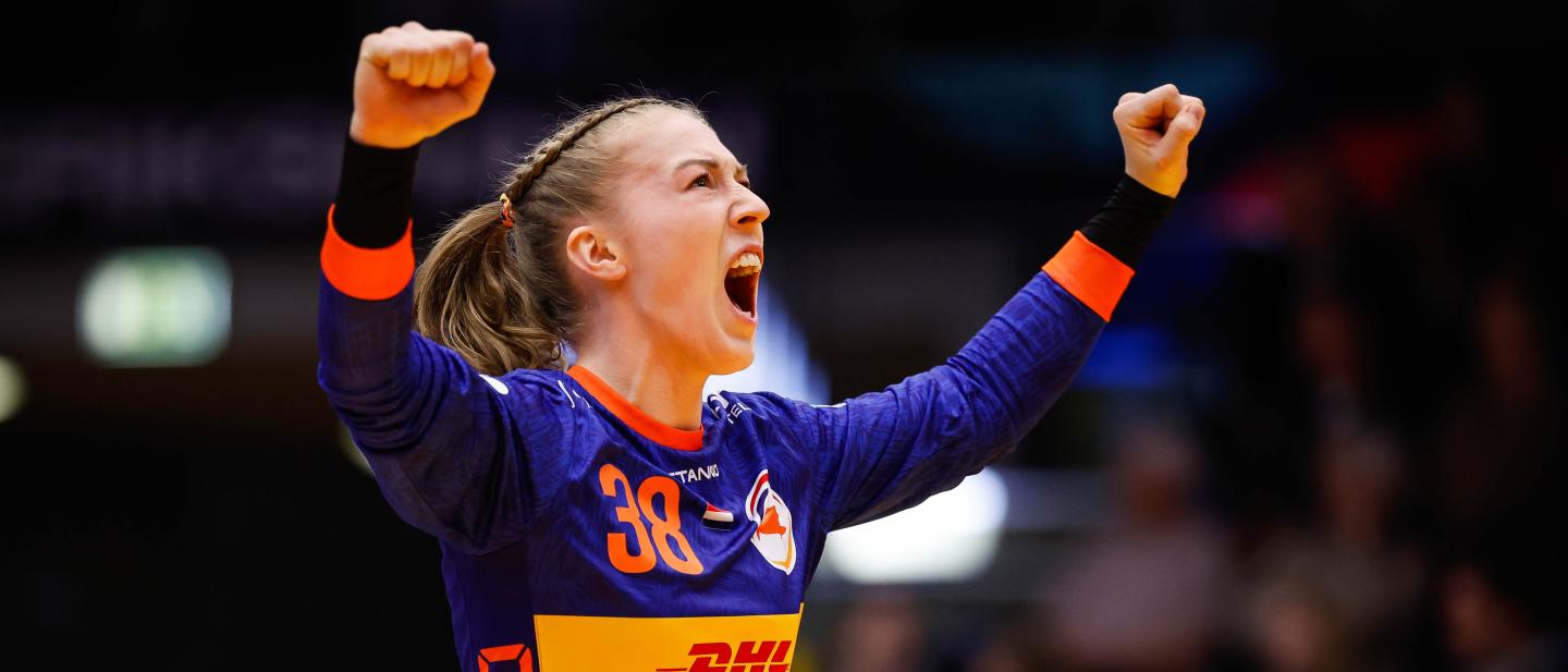 Dominant Netherlands extend winning streak