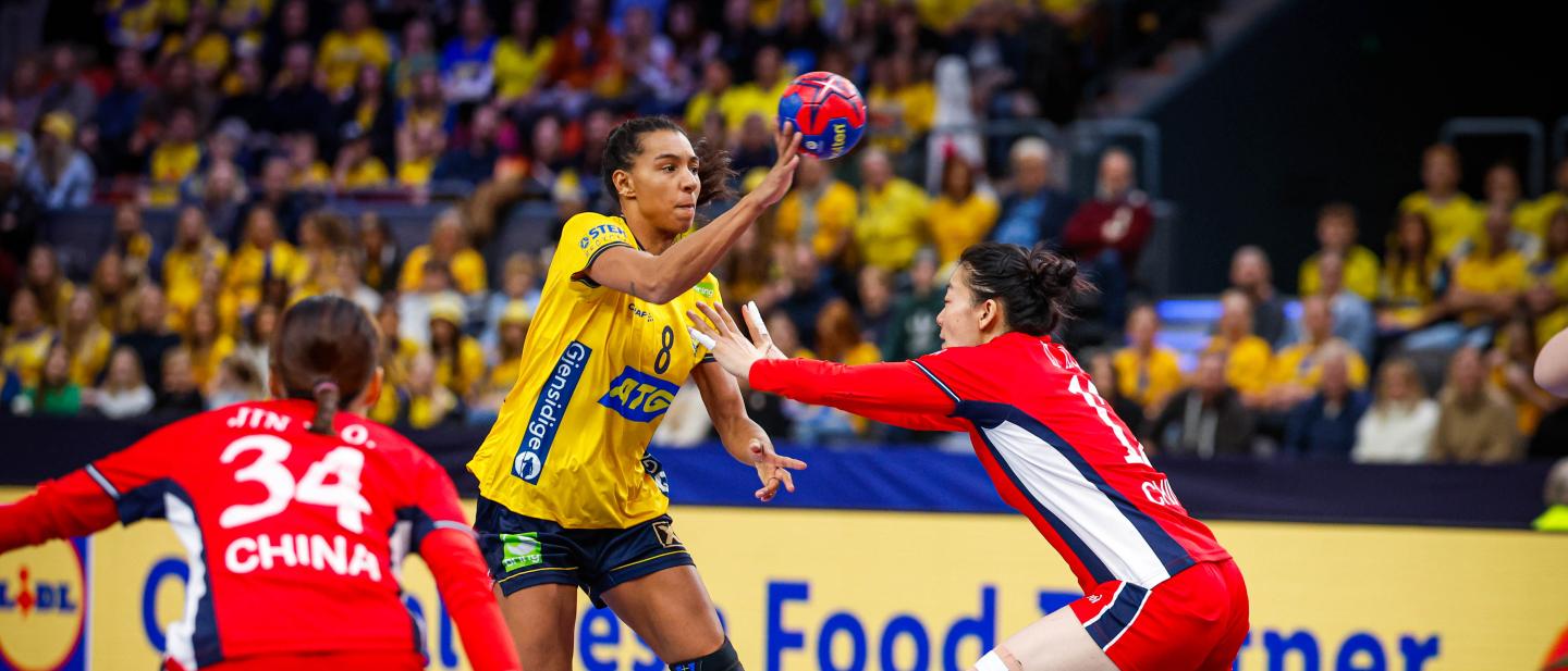 Strong first half performance lifts Sweden to win against People's Republic of China