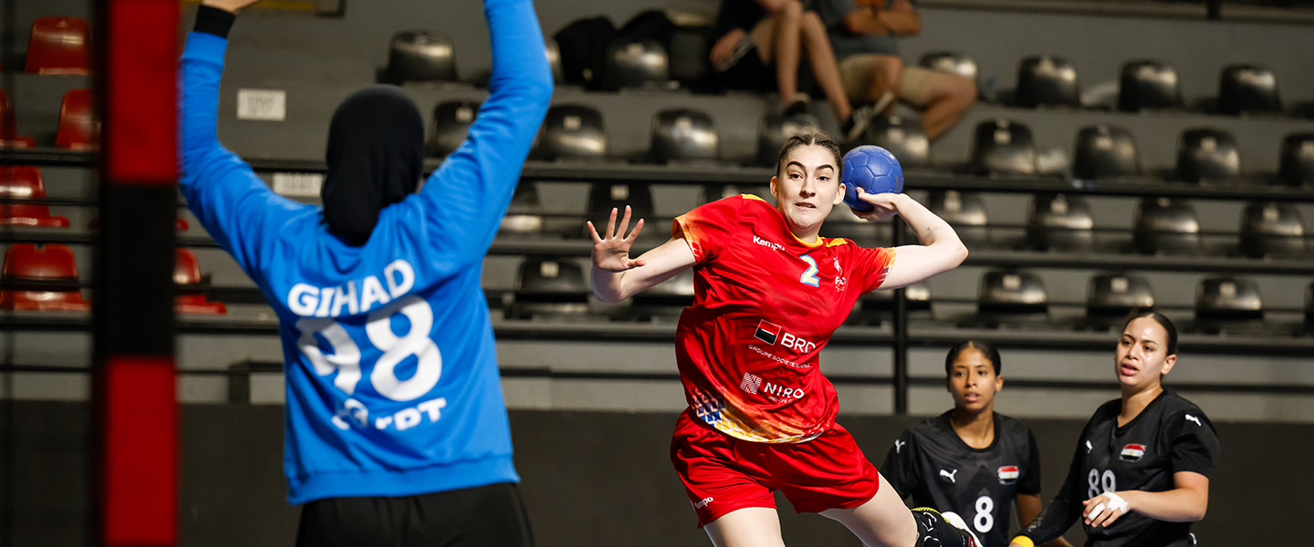 Romania snap two-match losing streak with clear win over Egypt