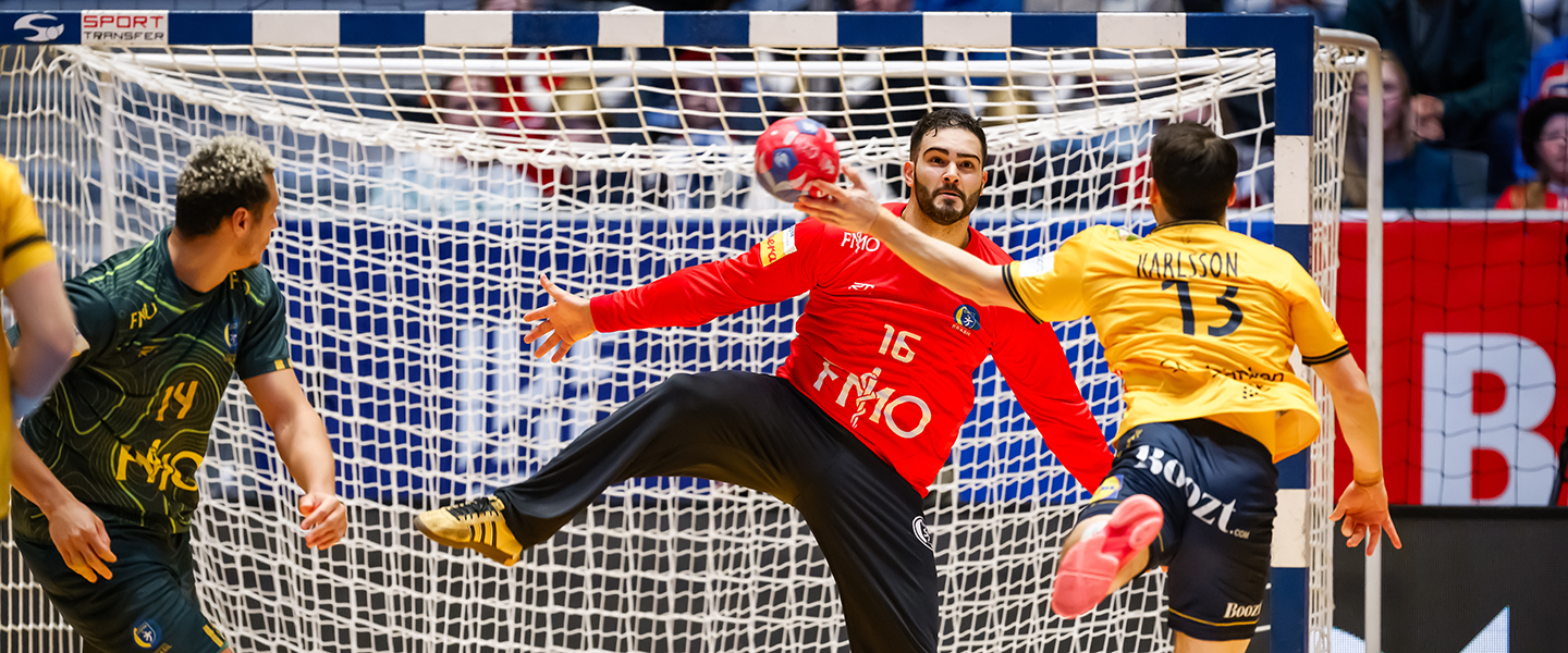 Da Rosa inspires Brazil to biggest-ever win to make quarter-finals for the first time in history