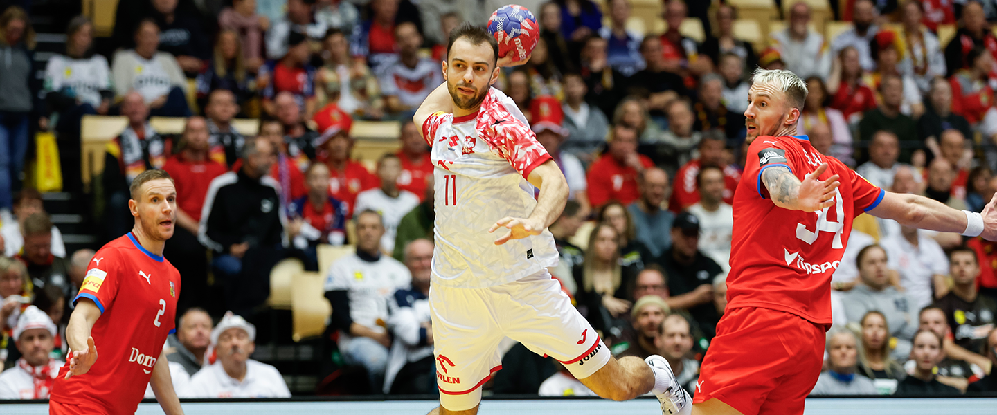 Czechia and Poland split points to keep hopes of progression alive