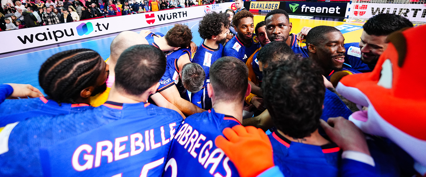 France stay unbeaten and head to main round with four points