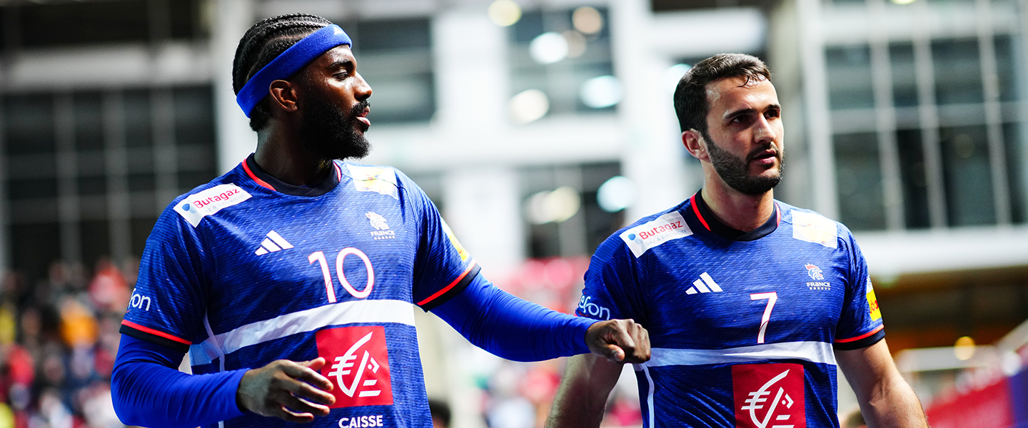 France throw off challenging campaign with a convincing win against Qatar