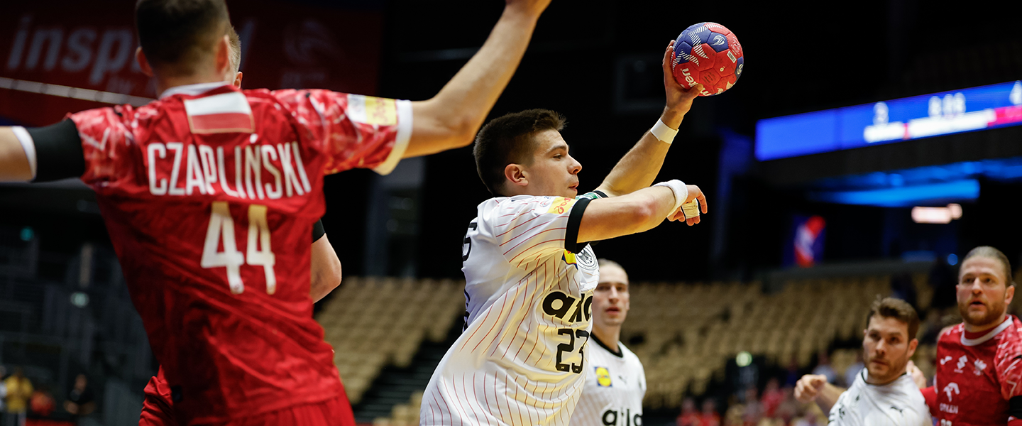 Late surge lifts Germany past Poland