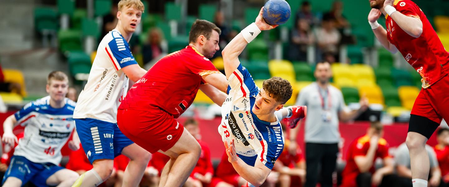 Faroe Islands cruise to main round with clear win over Romania