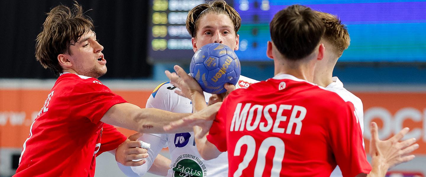Last three quarter-finals spots to be awarded in last day of the main round at Poland 2025