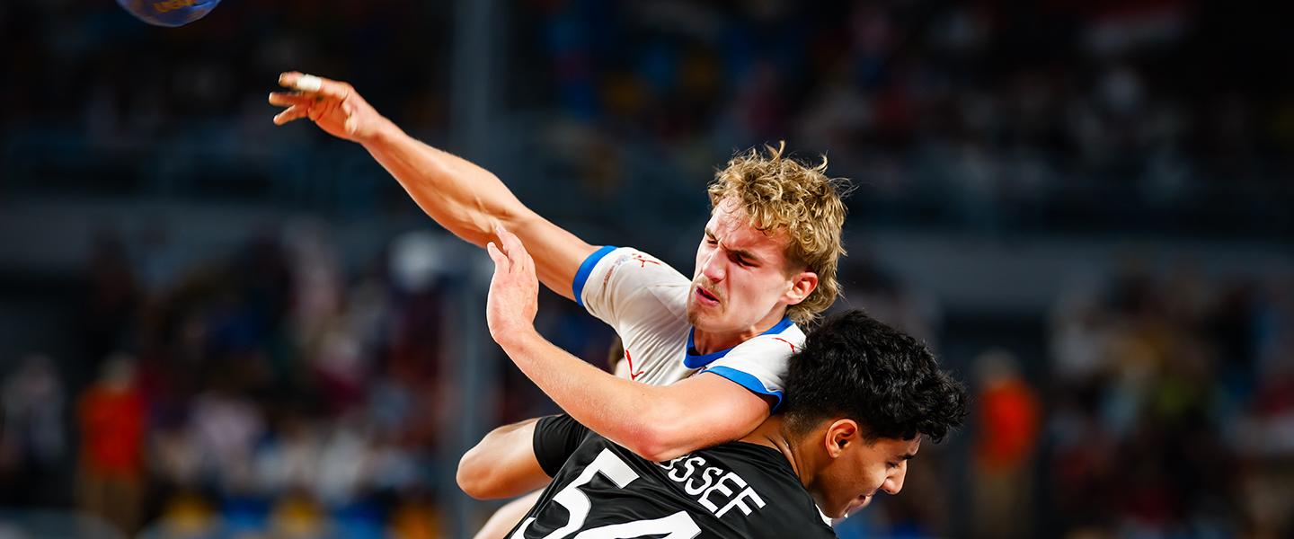 Egypt save late point against Czechia; Serbia hope after win against Iceland