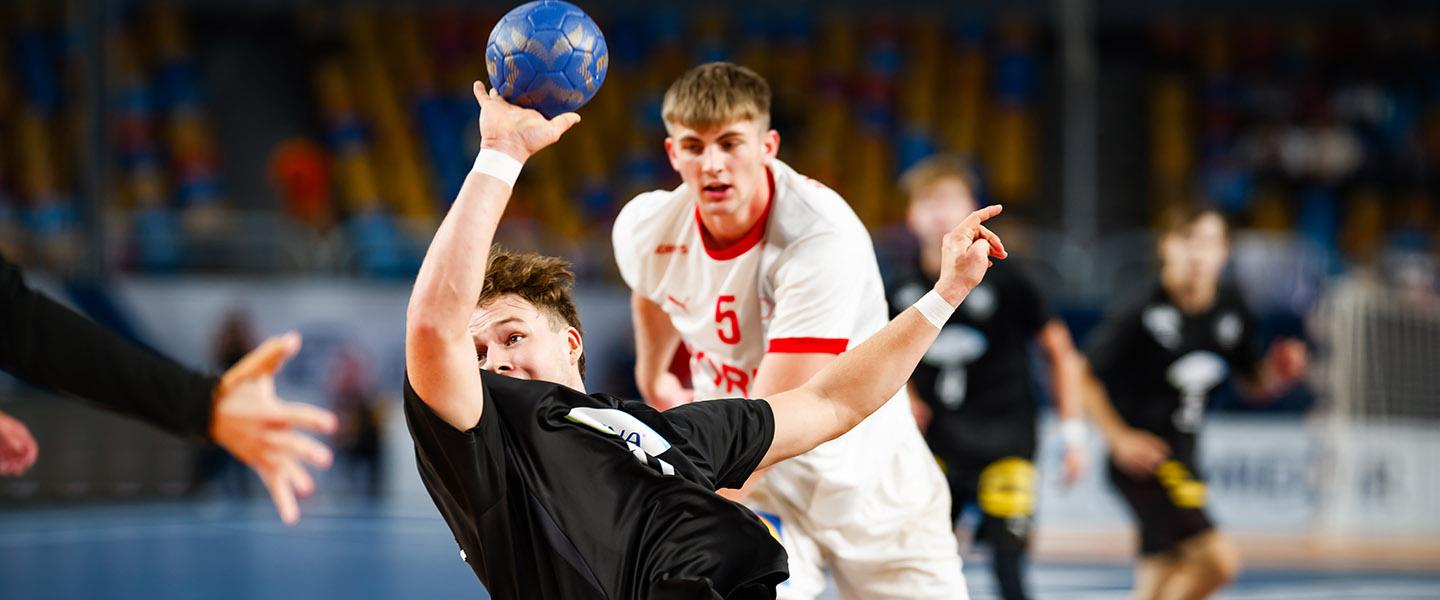 Germany book finals ticket with clear win over Denmark