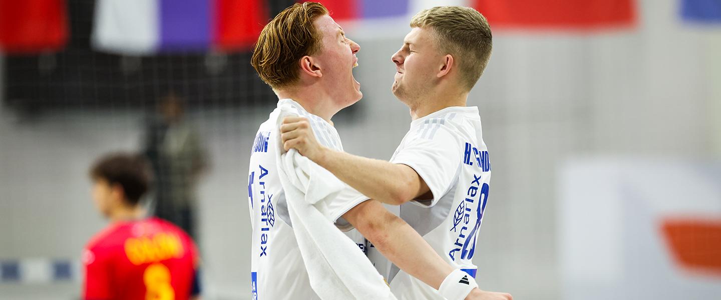 Last-gasp shot secures Iceland quarter-finals berth, Czechia enhance chances with big win over Japan