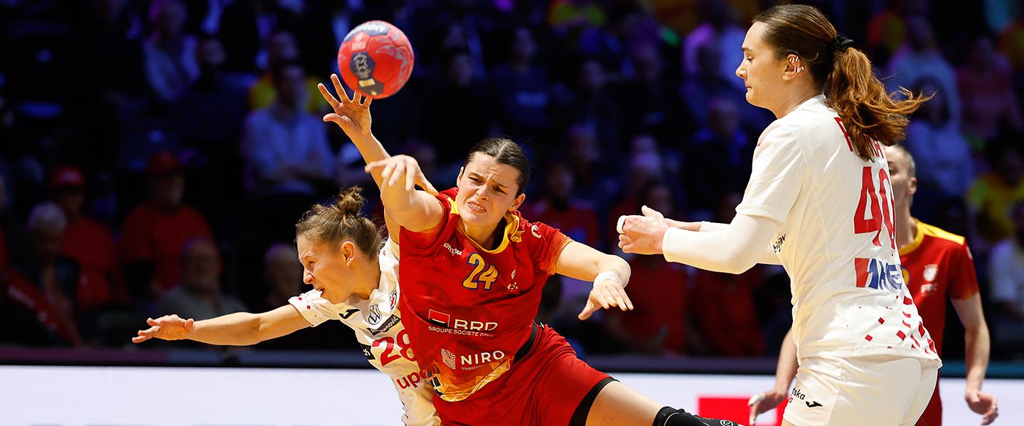 Rapturing Romania roar past Croatia to clinch big win