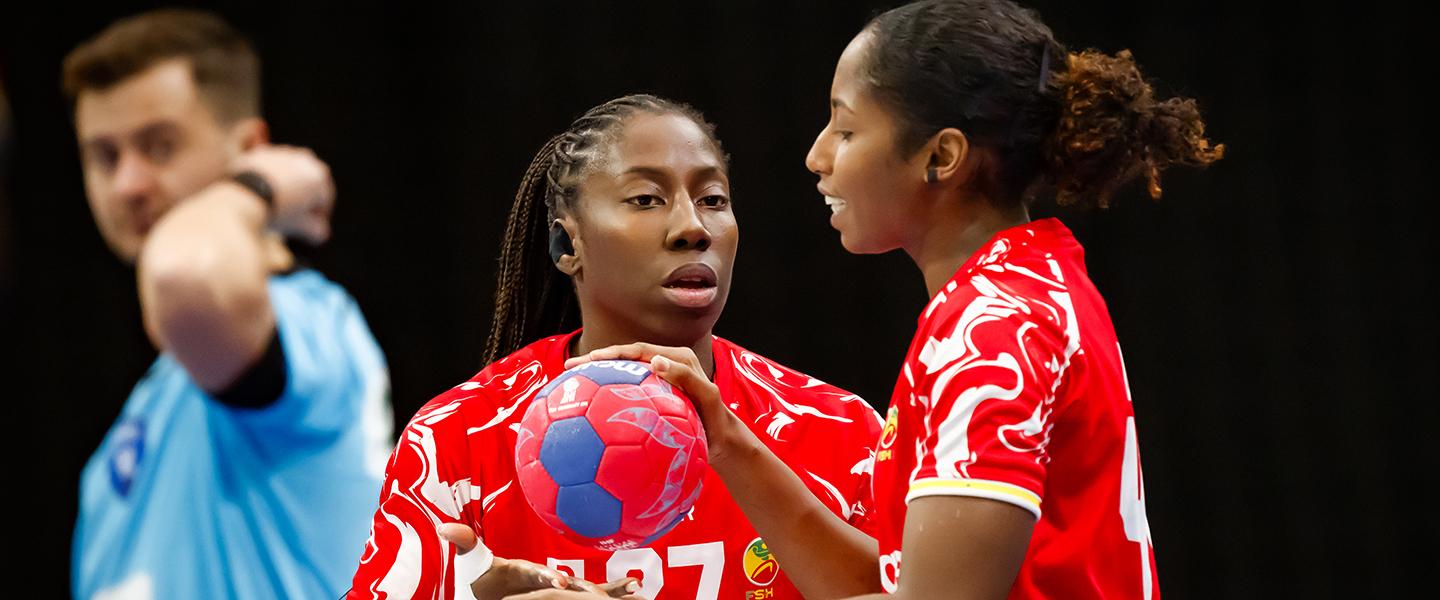 Senegal beat Iran to claim last main round spot