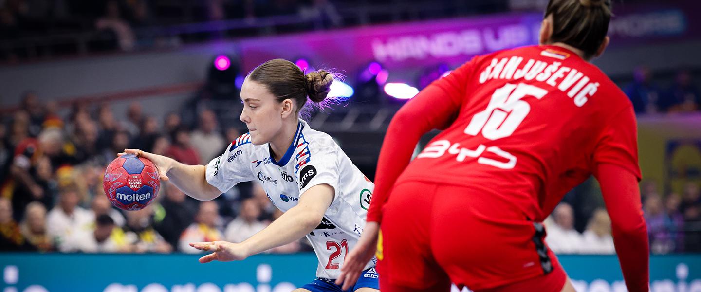 Dramatic end in Dortmund sees Faroes and Serbia draw