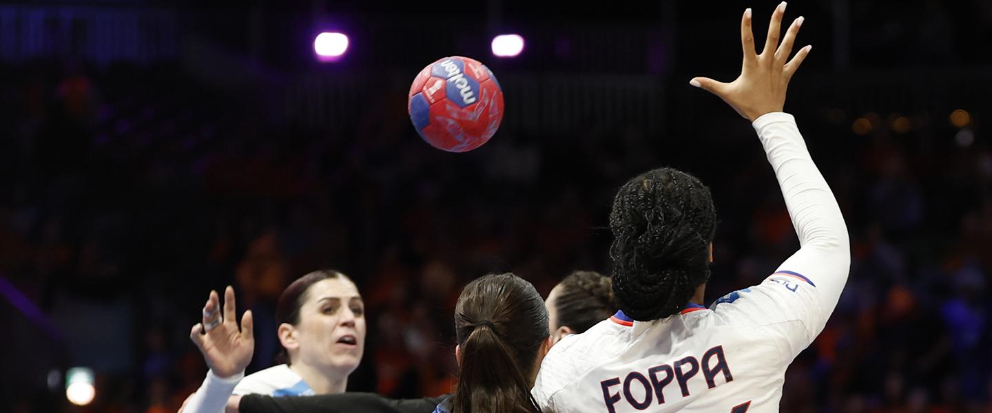 France stay flawless and move within reach of the quarter-finals