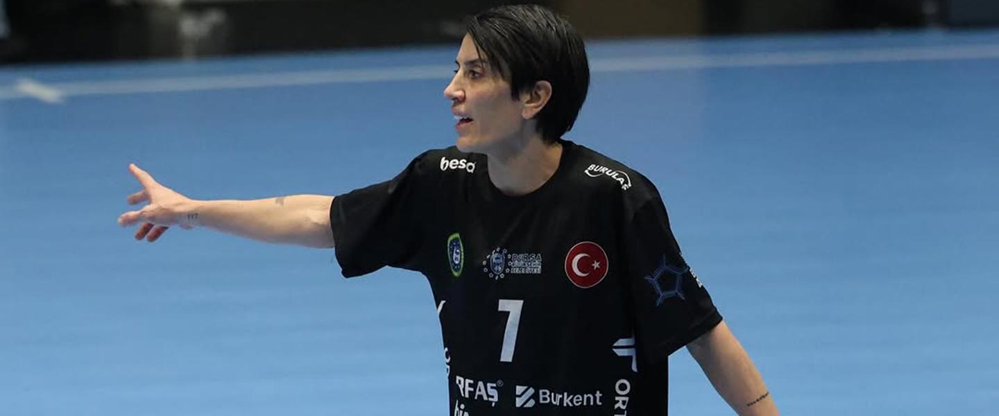Love for handball fuels Özel at 46 years old: "Mentally, I feel stronger than ever"