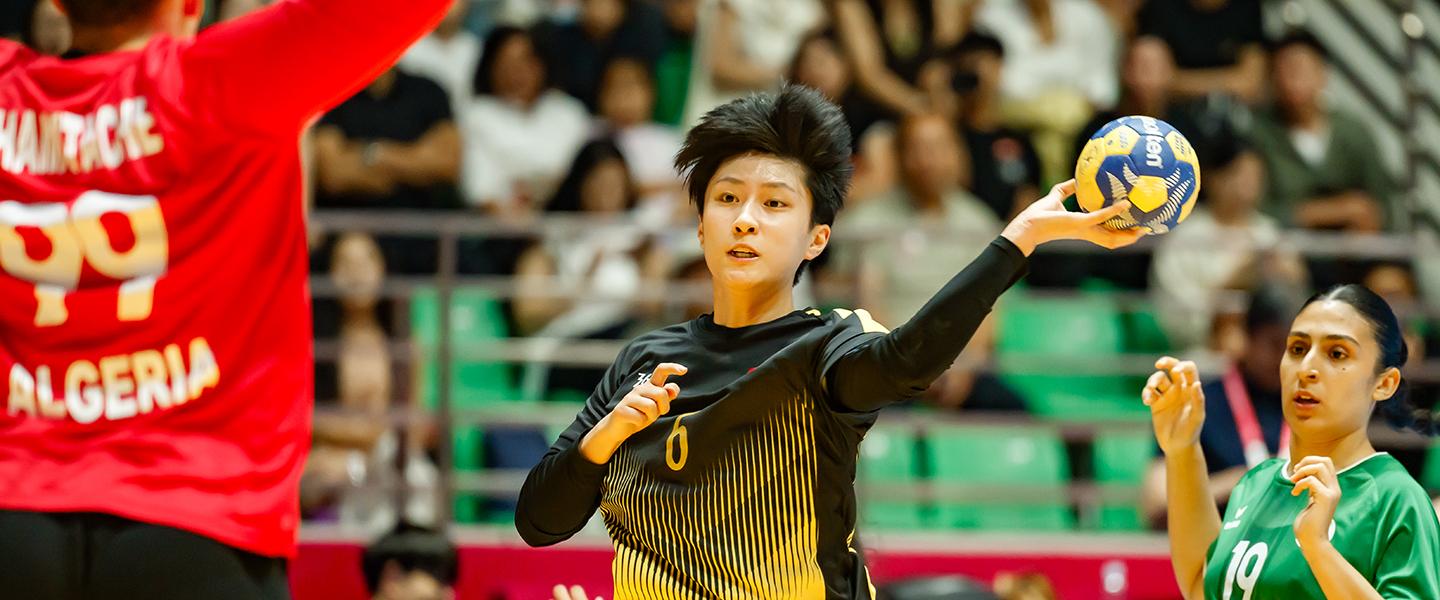 Hosts China seal big win in opener, Egypt, Romania and Japan dominate opponents