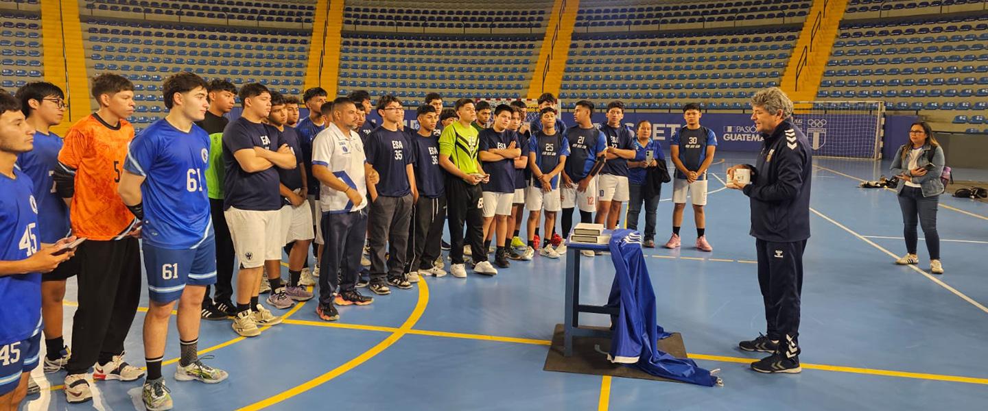 20 coaches receive IHF C-Licence after successful course in Guatemala